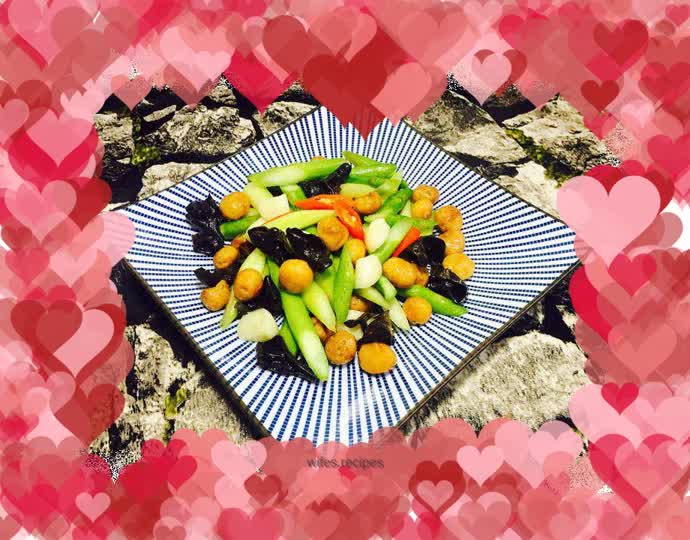 Stir-fried summer fruits with asparagus