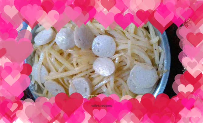 Meatballs and fried potatoes