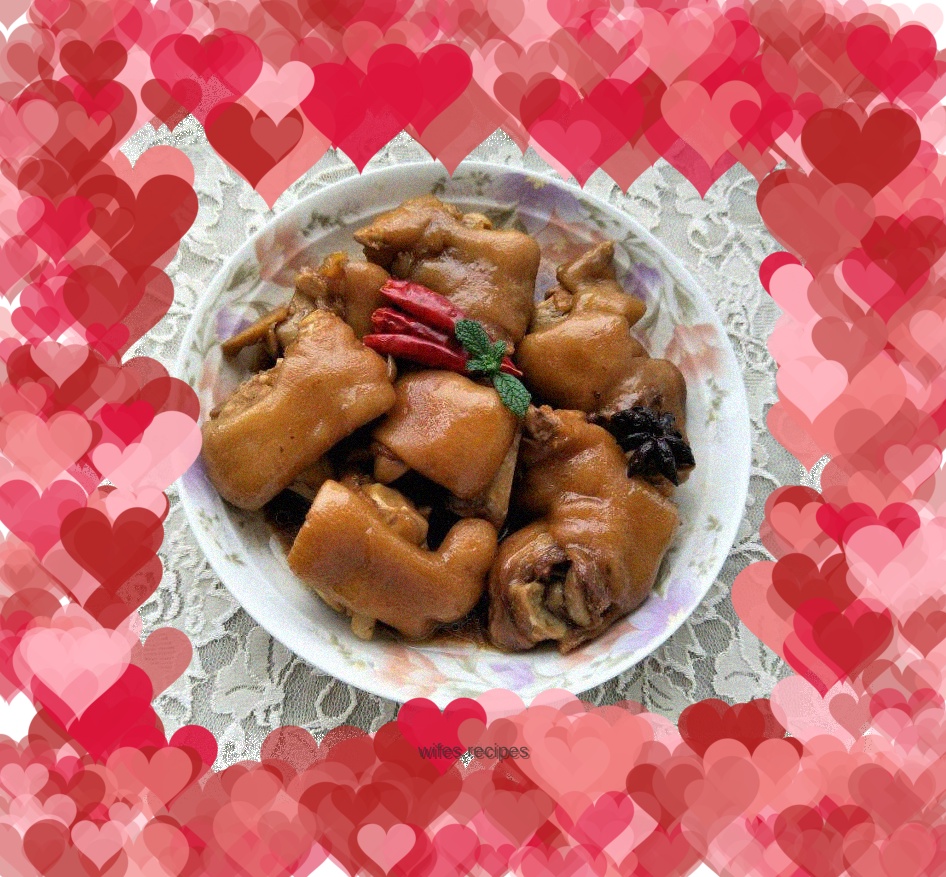 Braised pork trotters