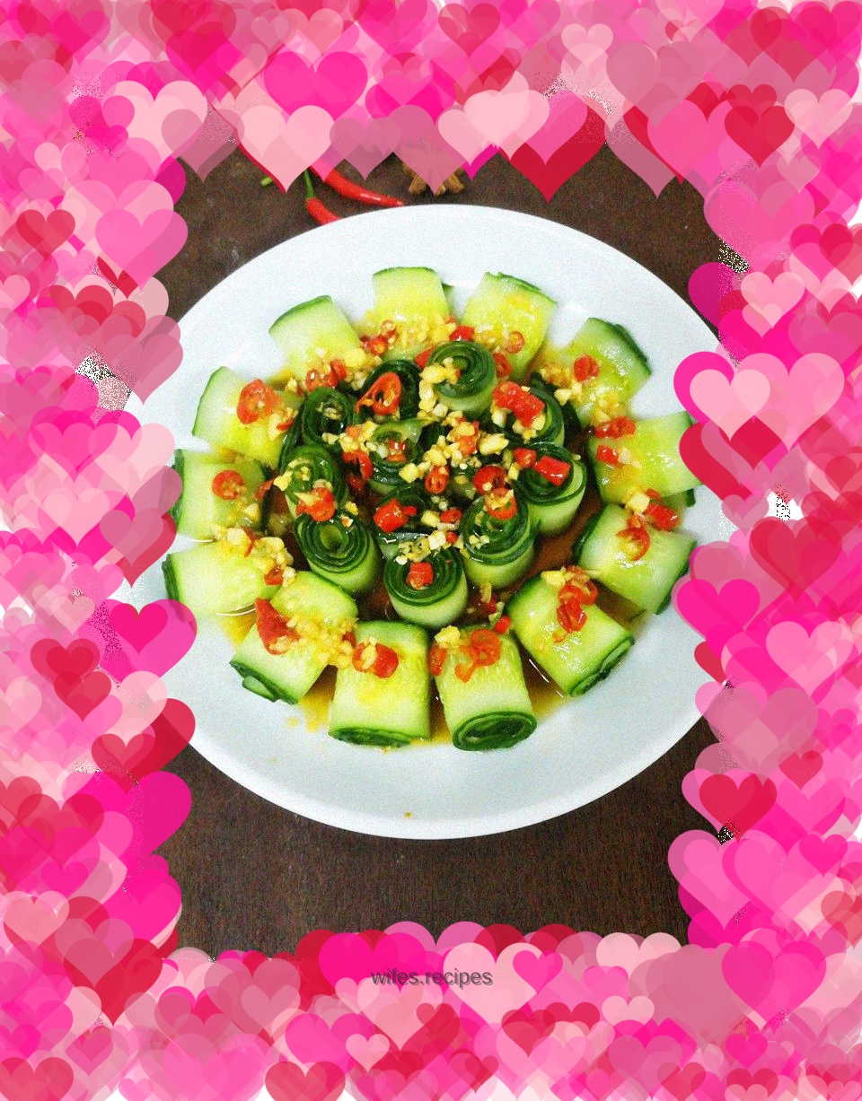 Spicy and sour cucumber rolls