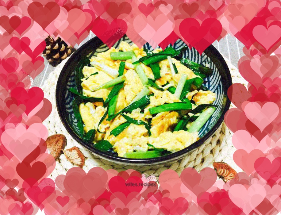 Fried eggs with garlic sprouts