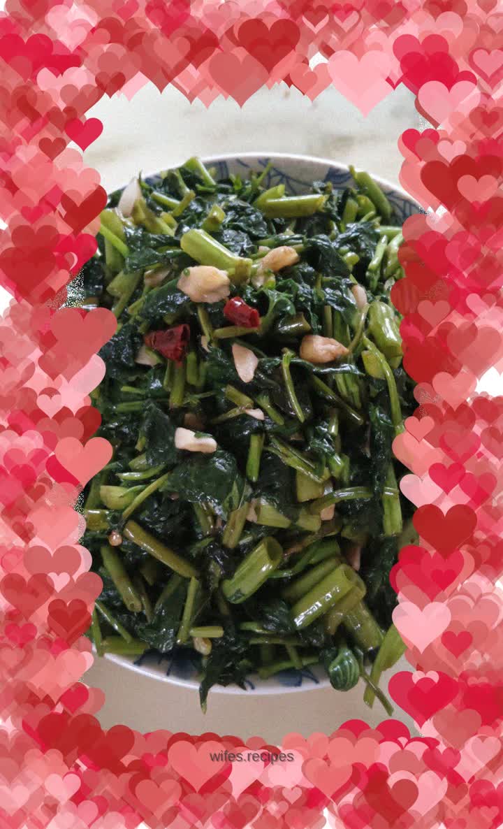 Vegetarian stir-fried water spinach