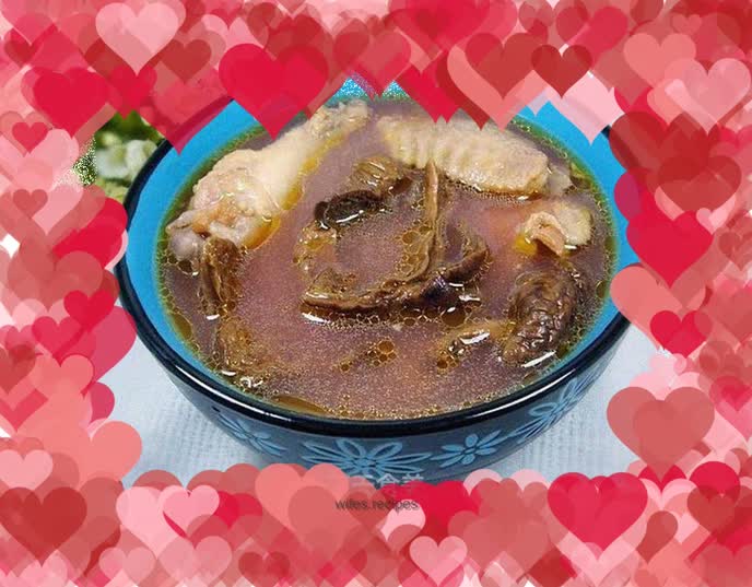 Braised chicken with red mushrooms