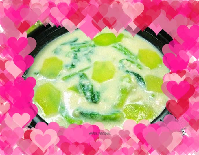 Refreshing and delicious soy milk dish - boiled lettuce with soy milk