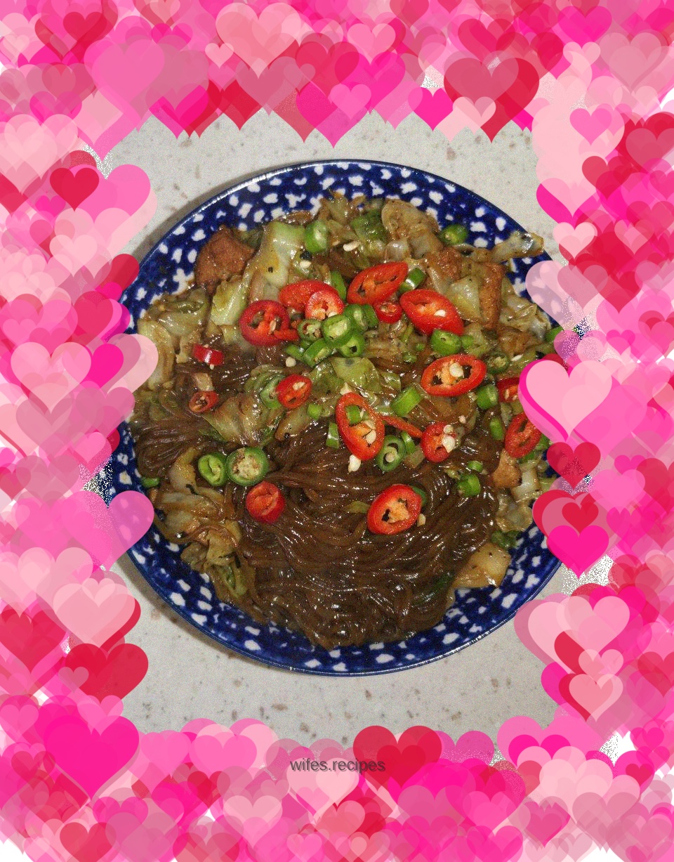 Ants climbing the tree