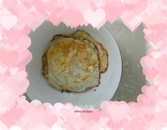 Fried eggs on electric pan