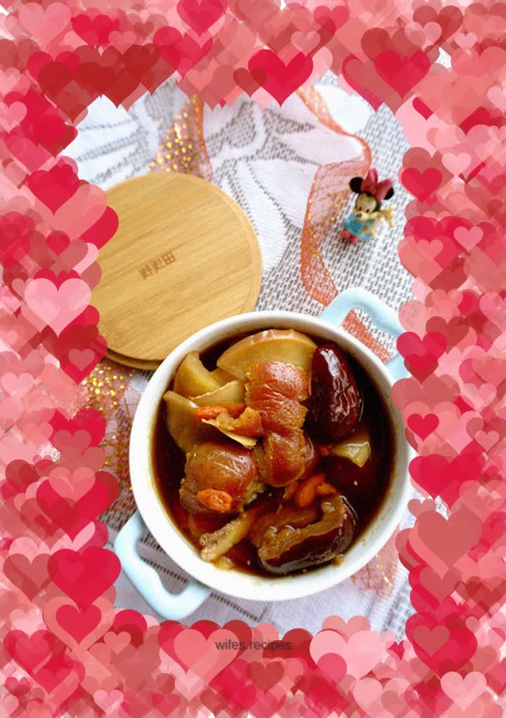 Ginger, Date, Hawthorn and Apple Soup