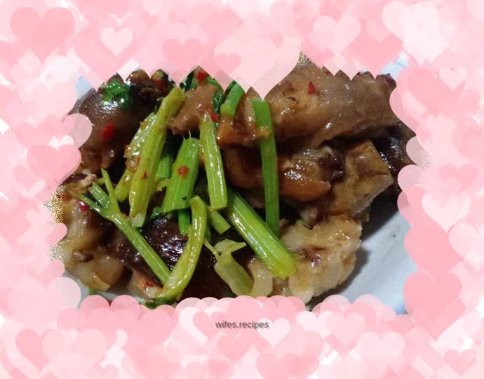 Celery and pork trotters