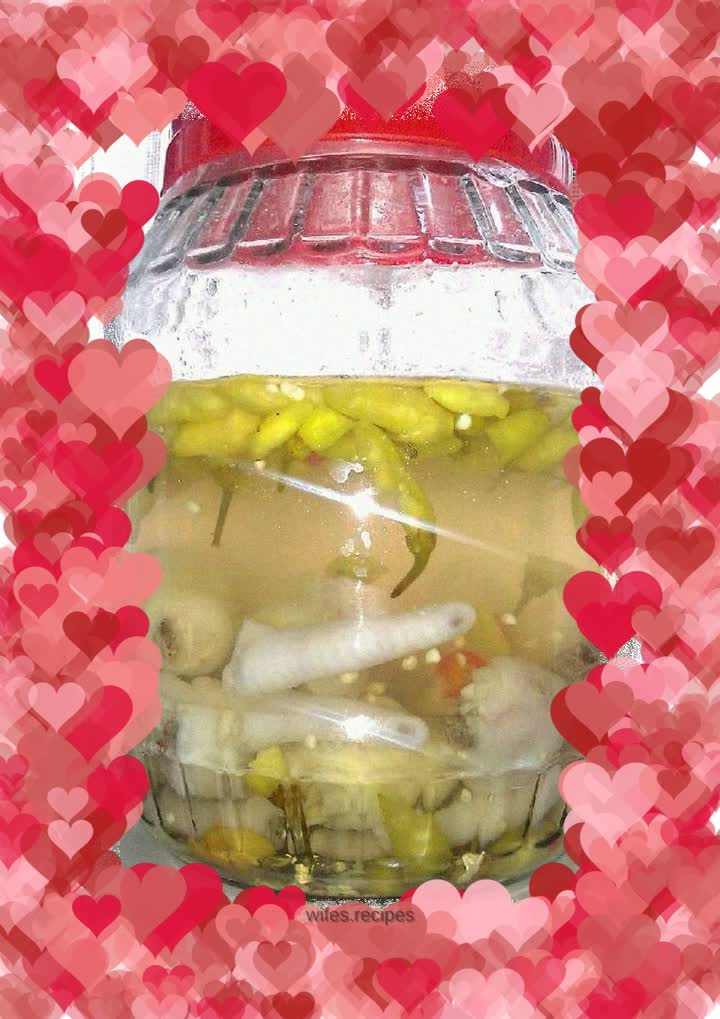 Pickled pepper chicken feet