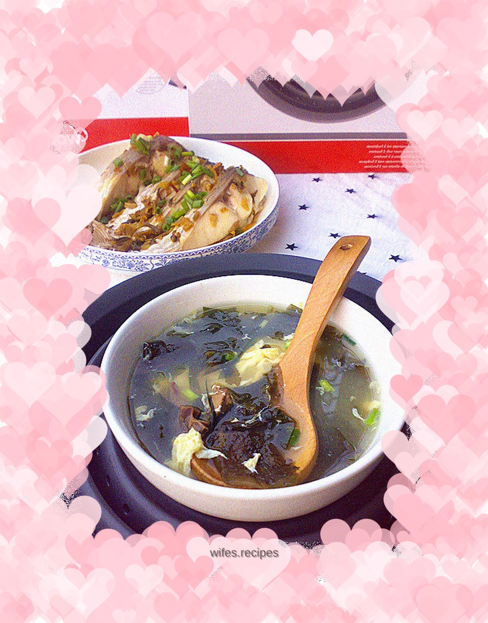 Steamed catfish with spicy sauerkraut