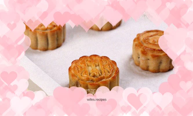 Make delicious Cantonese-style mooncakes at home