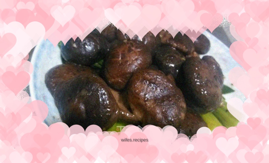 Abalone sauce, shiitake mushrooms and cabbage sum