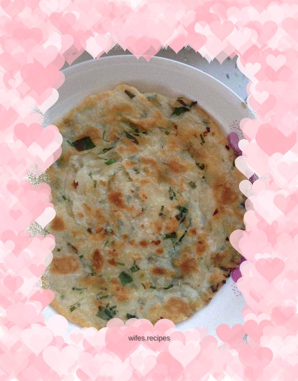 Hot noodles with scallion pancake