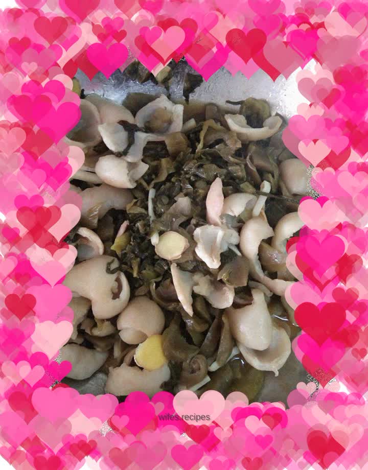 Braised pork intestines with pickled cabbage