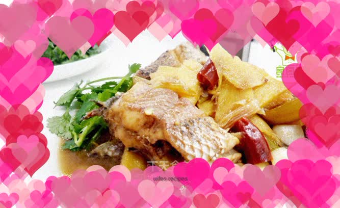 Nourish the liver and kidneys, clear away heat and dispel wind! Garlic-braised black fish suitable for both the elderly and children--Wei Chuyi