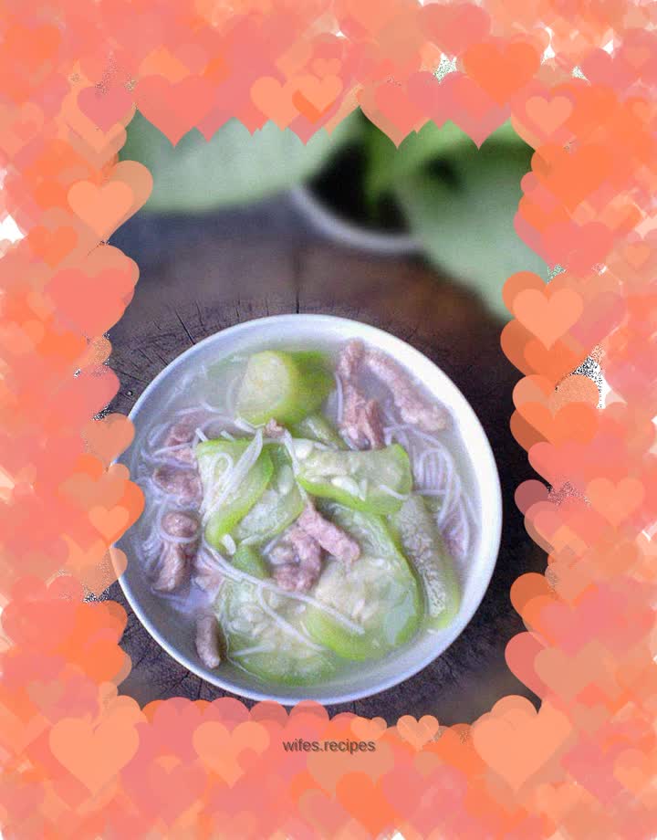 Luffa and shredded pork rice noodle soup