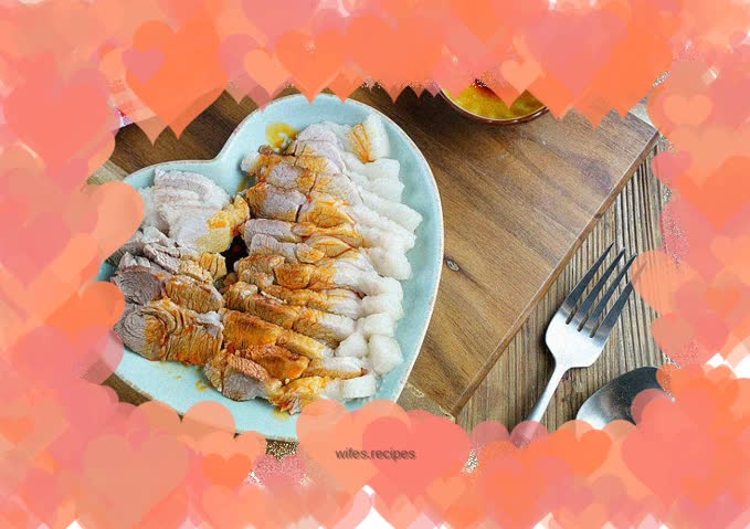 White cut meat with sauce