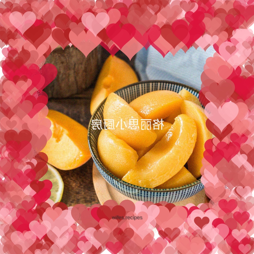 Canned golden peaches