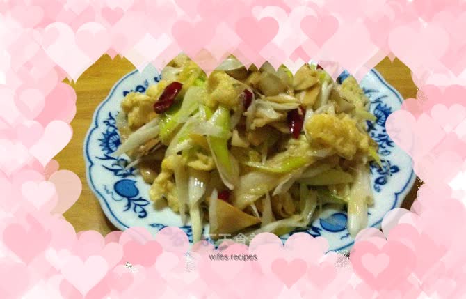 Scrambled eggs with king oyster mushrooms