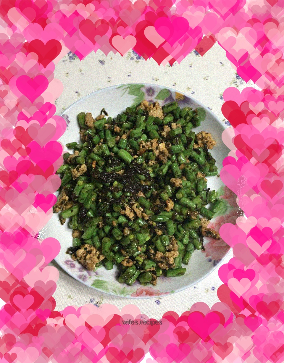 Olives, vegetables, minced meat and beans