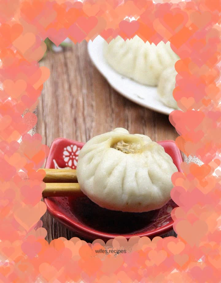 Pork and green onion buns