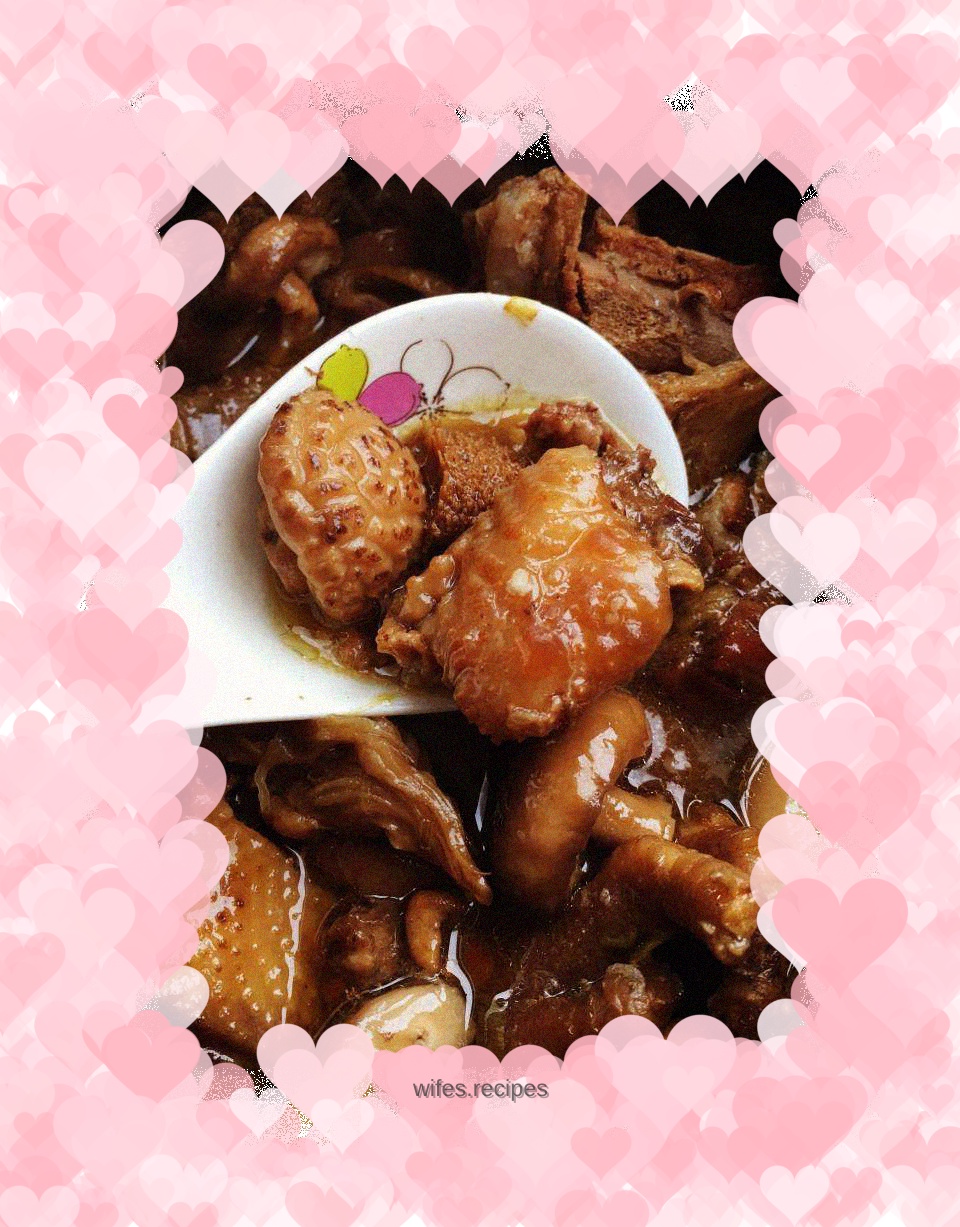 Chicken stewed with mushrooms