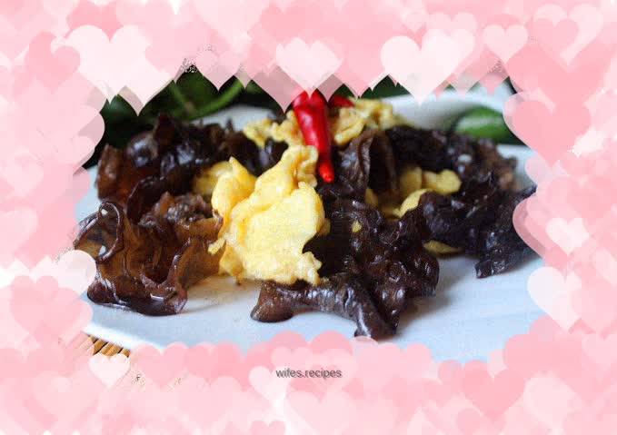 Homemade scrambled eggs with fungus