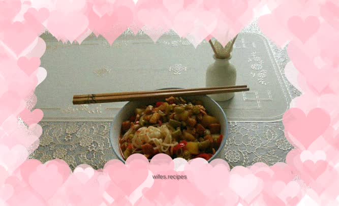 Hot and sour noodle soup