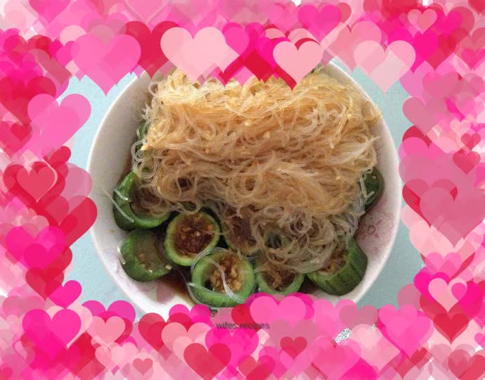 Steamed loofah with garlic vermicelli