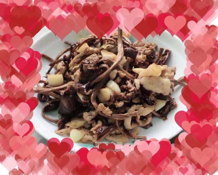 Fried Pork with Tea Tree Mushroom