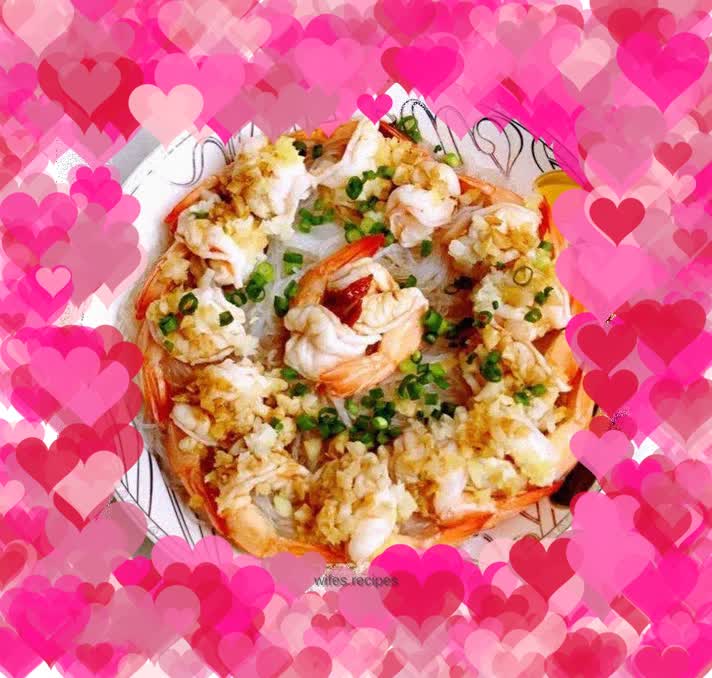 Steamed prawns with gold and silver garlic vermicelli