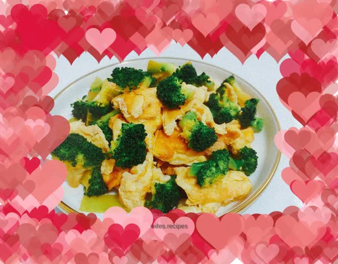 Scrambled eggs with broccoli