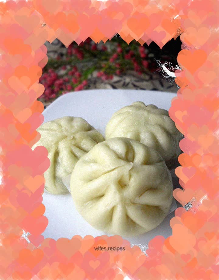 Egg and leek buns