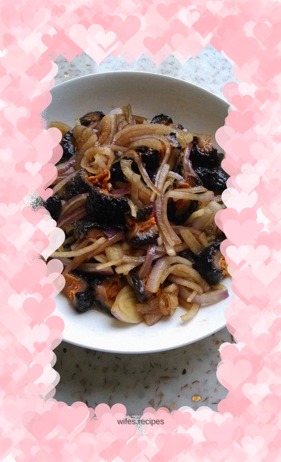 Sea cucumber mixed with onions