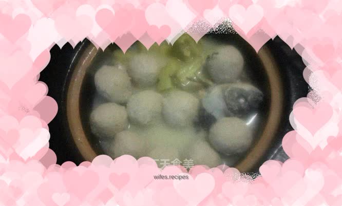 Bitter melon, pork balls and crucian carp soup