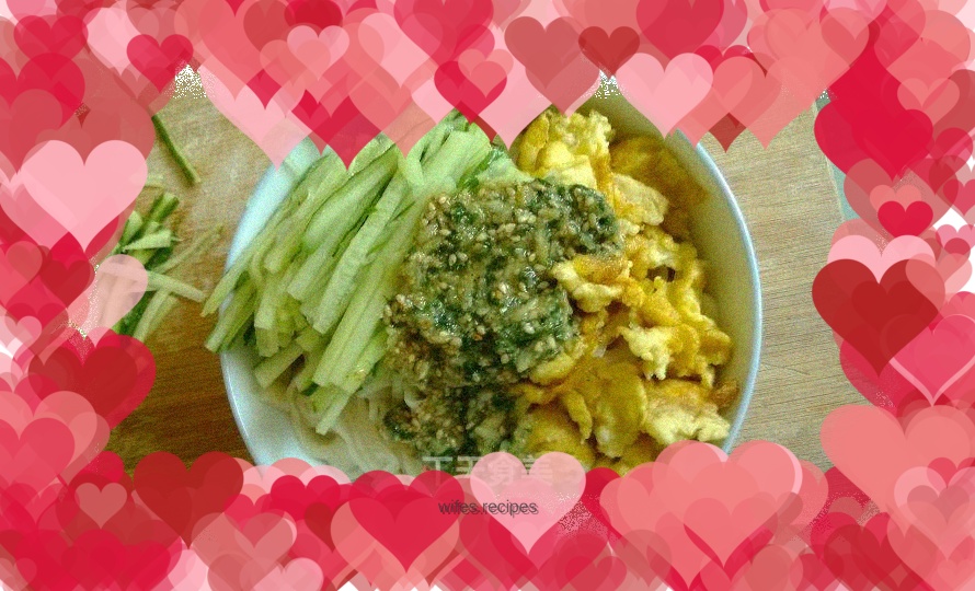 Hand-made noodles with garlic sauce