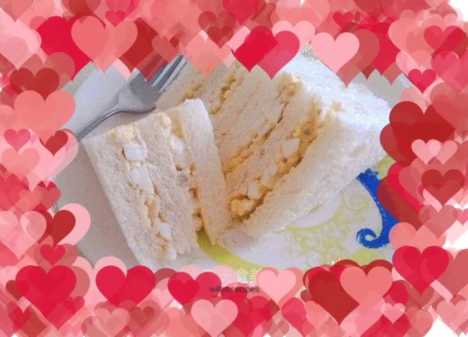 Minimalistic deliciousness--egg sandwich