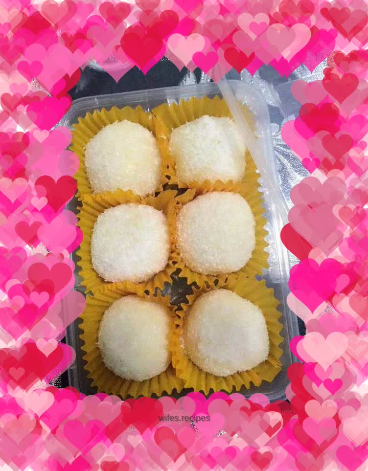 Coconut mango glutinous rice cake