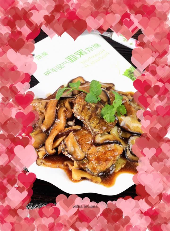 Braised Hairtail with Mushrooms