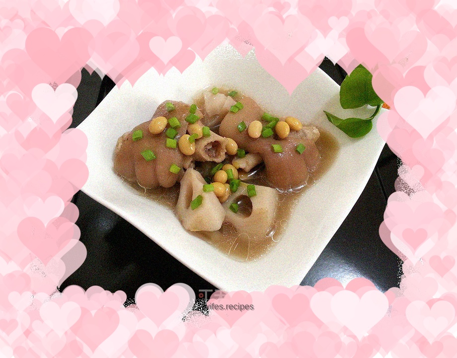 Stewed Pork Knuckles with Lotus Root