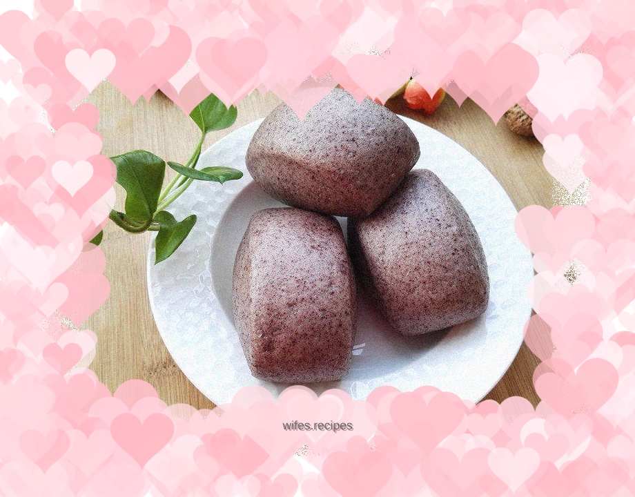 Black rice noodles steamed buns