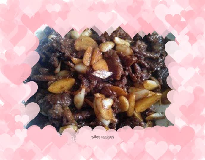 Stir-fried mutton with garlic