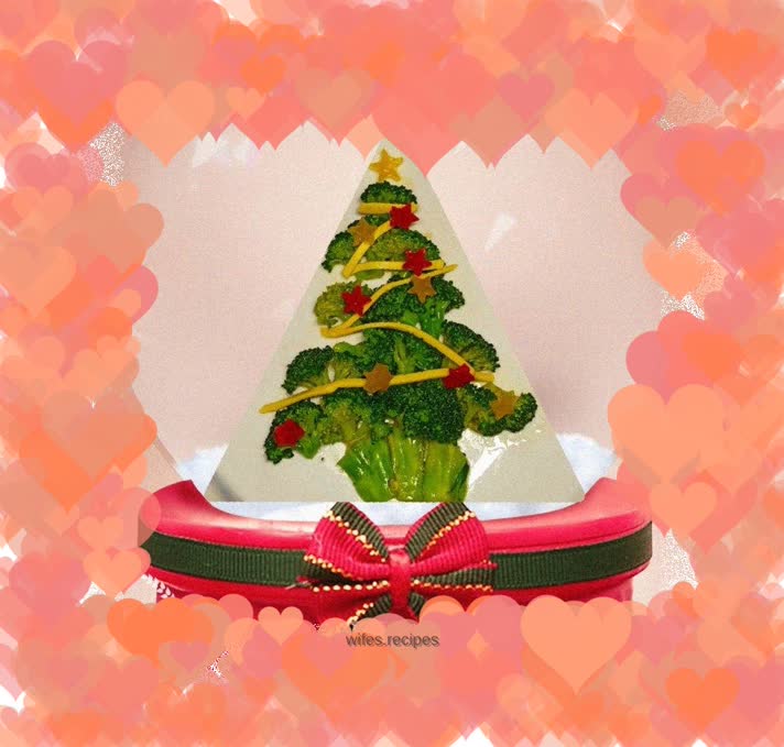 Garlic Broccoli Christmas Tree