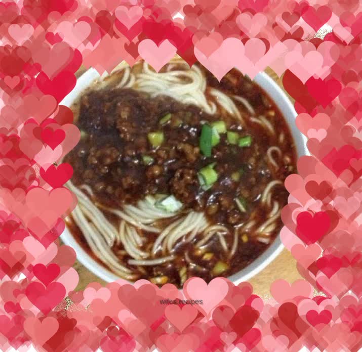Spicy minced pork noodles