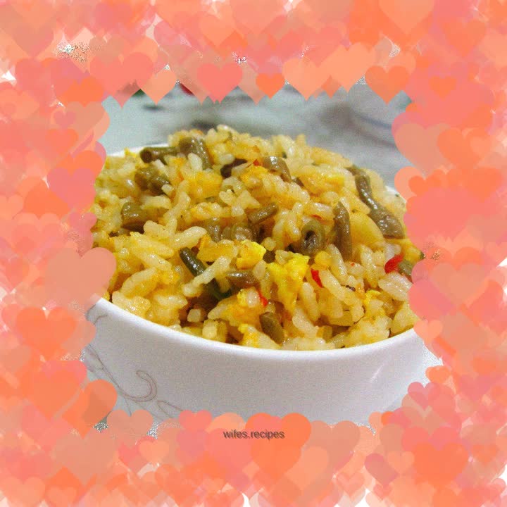 Fried rice with salted beans and egg liquid