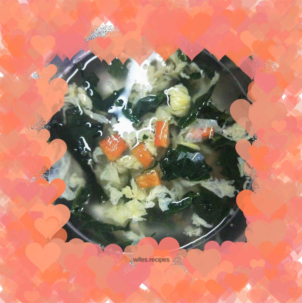 Spinach and egg soup dumplings