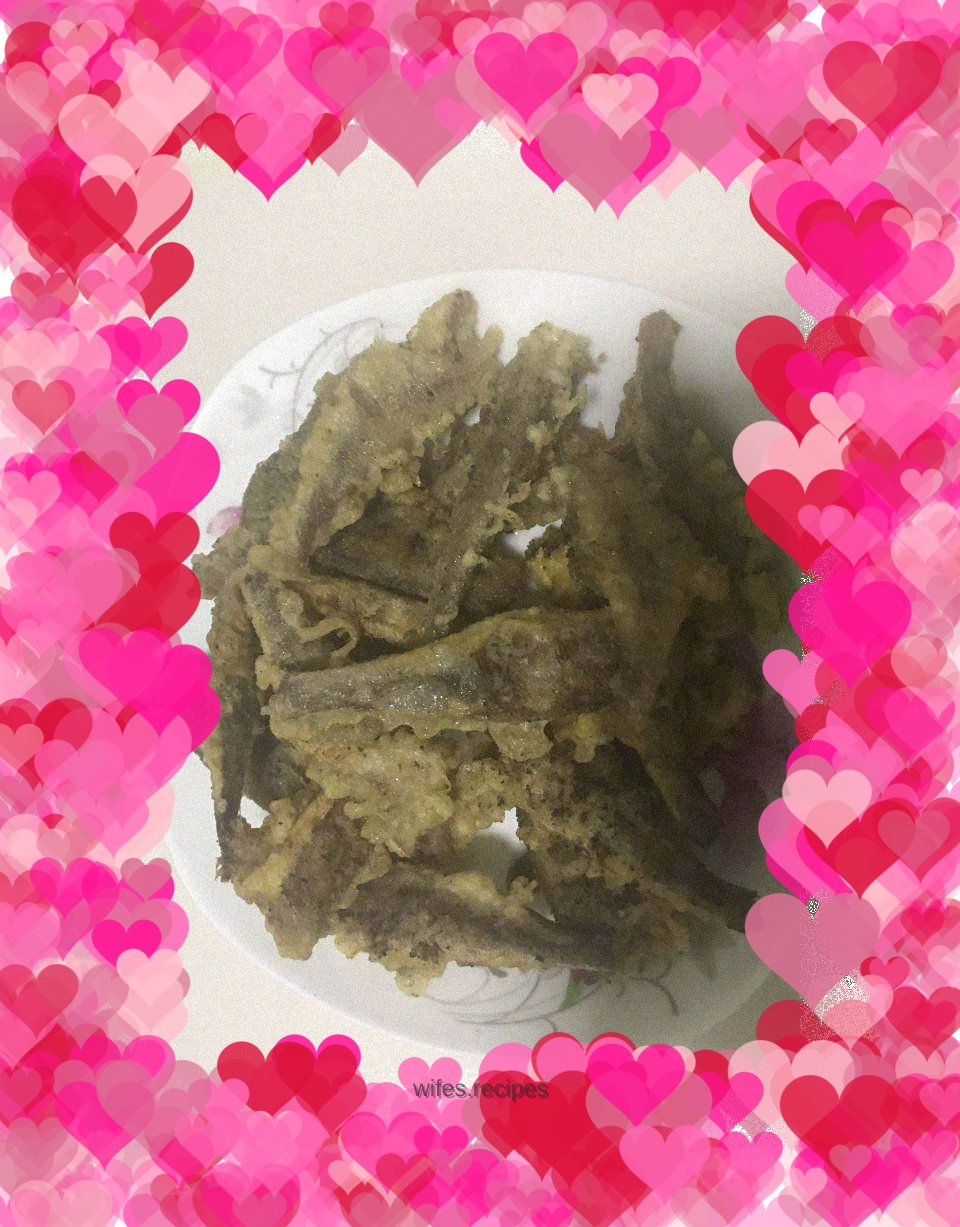 Fried small yellow croaker