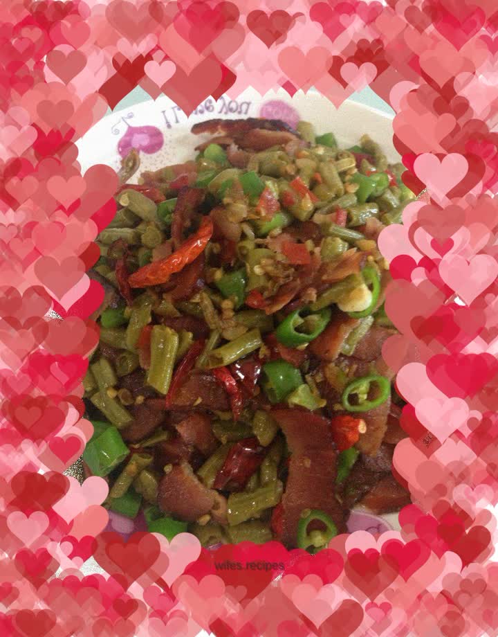 Stir-fried bacon with pickled beans