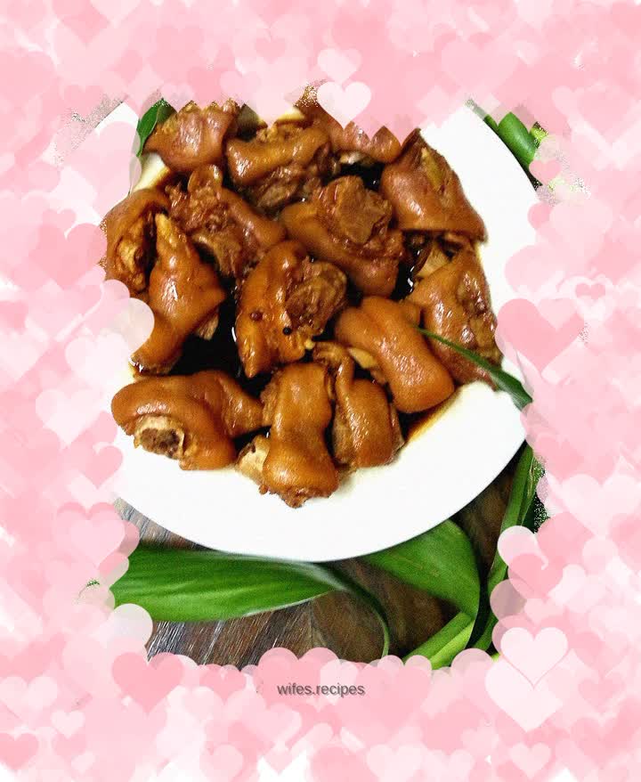Secret braised pig trotters for beauty in autumn and winter
