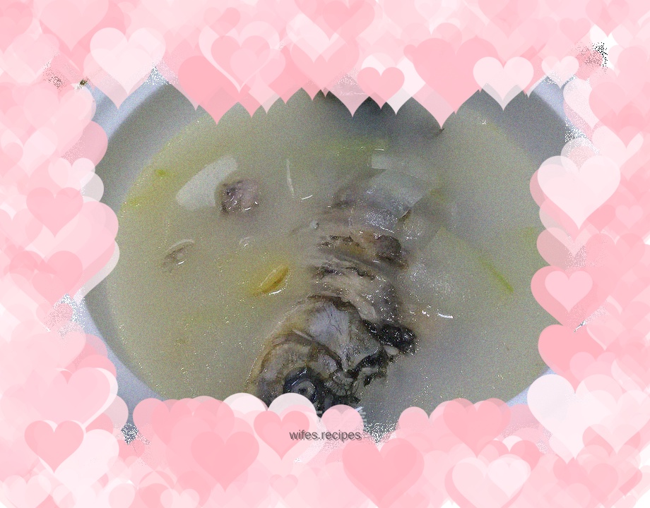 Crucian carp and winter melon soup
